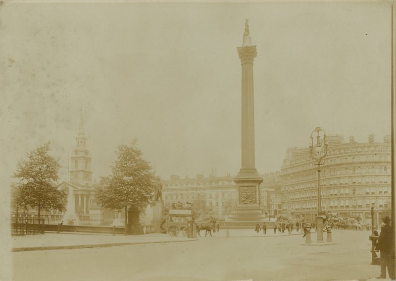 Vykort med en bild av Trafalgar Square av English Photographer