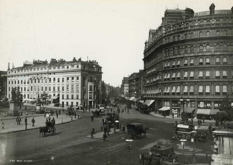 Vykort med en bild av West Strand av English Photographer