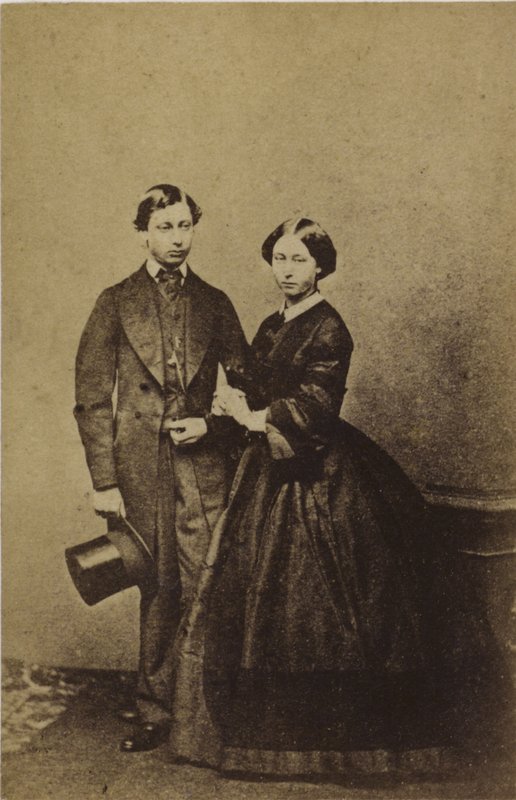 Prins av Wales och prinsessan Alice (sepiafoto) av English Photographer