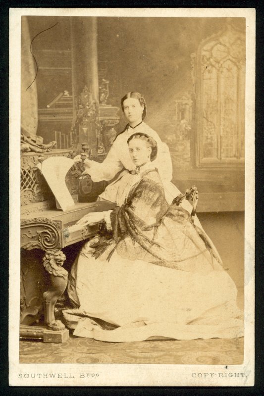 Prinsessan Alexandra och prinsessan Dagmar av English Photographer