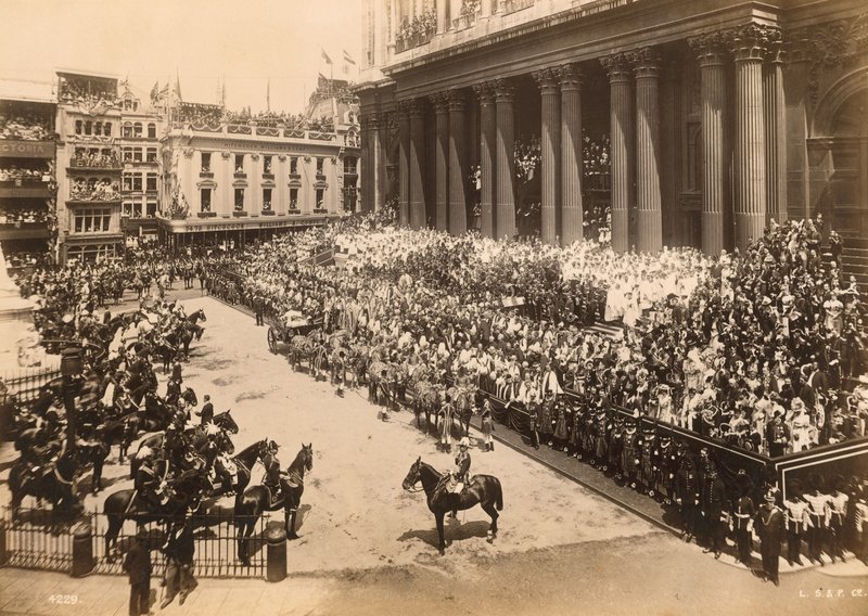 Drottning Victoria, diamantjubileumsprocession som når St Pauls, 1897 av English Photographer