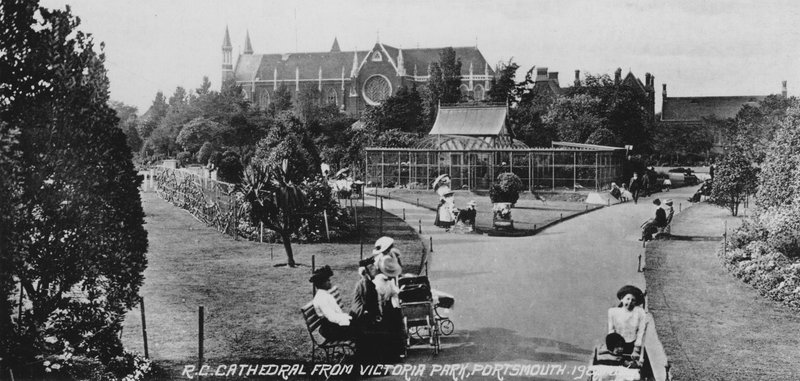 RC Cathedral från Victoria Park, Portsmouth (s/v foto) av English Photographer