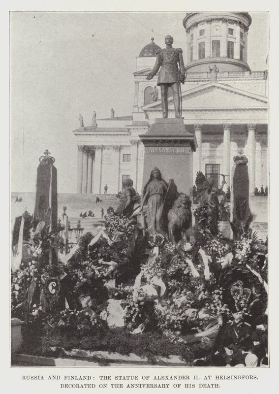 Ryssland och Finland, statyn av Alexander II i Helsingfors, dekorerad på årsdagen av hans död av English Photographer