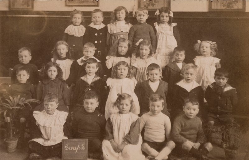 Skolbarn, Norfolk, början av 1900-talet (svart/vitt foto) av English Photographer