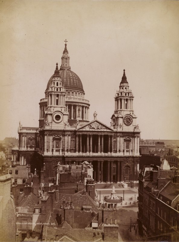 St Pauls Cathedral, London, med taklandskap (svartvitt foto) av English Photographer