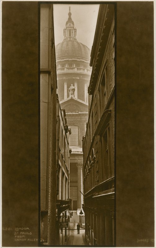 St Pauls Cathedral från Canon Alley av English Photographer