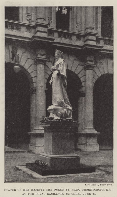 Staty av Hennes Majestät Drottningen av Hamo Thornycroft, RA, vid Royal Exchange, avtäckt den 20 juni av English Photographer