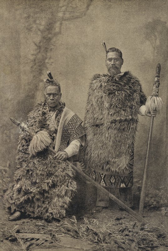 Tawhiao, Maorikungen och major William Te Wheoro (s/v foto) av English Photographer