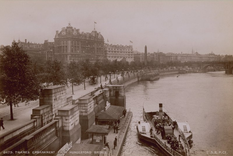 Thames Embankment från Hungerford Bridge av English Photographer