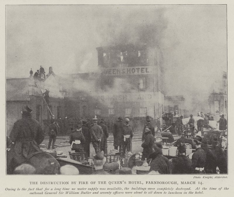 The Destruction by Fire of the Queens Hotel, Farnborough, 14 mars av English Photographer