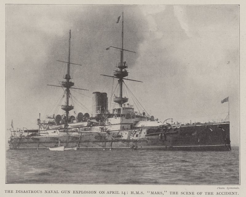 Den katastrofala sjöpistolexplosionen den 14 april, HMS Mars, olycksplatsen av English Photographer