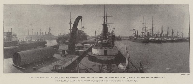Kasseringen av föråldrade krigsfartyg, bassängerna i Portsmouth Dockyard, som visar överbefolkningen av English Photographer