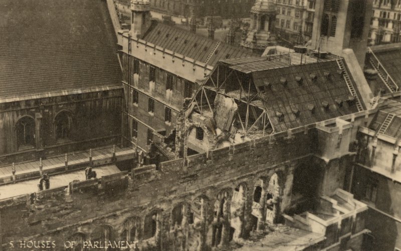 Houses of Parliament, London, visar bombskador under andra världskriget (s/v foto) av English Photographer