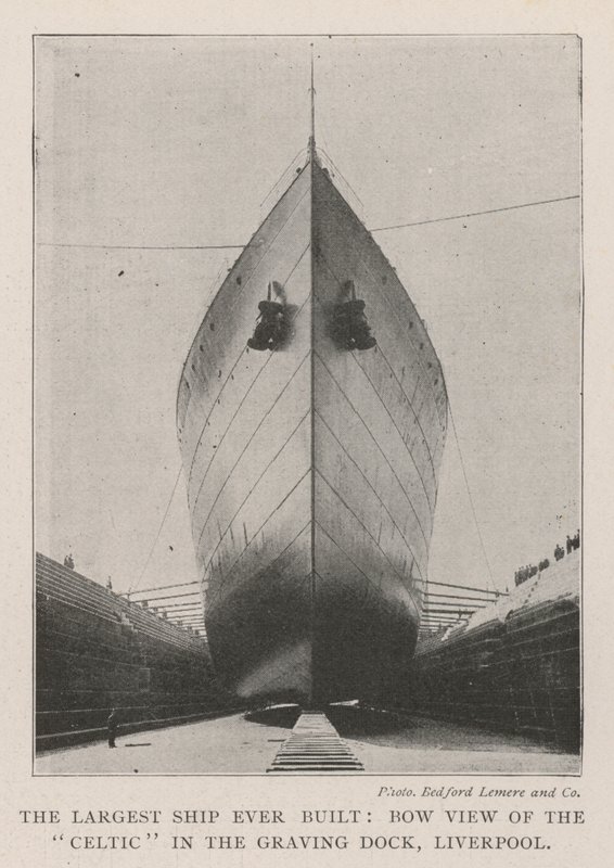 Det största skeppet som någonsin byggts, Bow View of the Celtic i Graving Dock, Liverpool av English Photographer