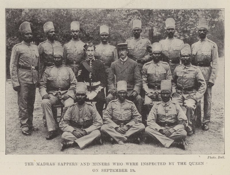 Madras sappers och gruvarbetare som inspekterades av drottningen den 19 september av English Photographer