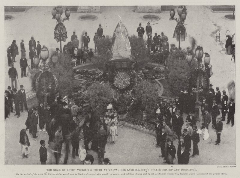 Nyheten om drottning Victorias död på Malta, statyn av hennes sena majestät draperad och dekorerad av English Photographer