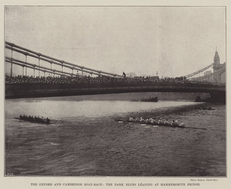 Oxford och Cambridge Boat-Race, Dark Blues leder vid Hammersmith Bridge av English Photographer