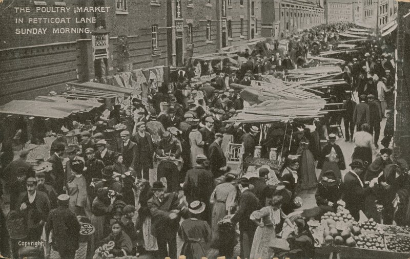 The Poultry Market, Petticoat Lane, söndag morgon av English Photographer