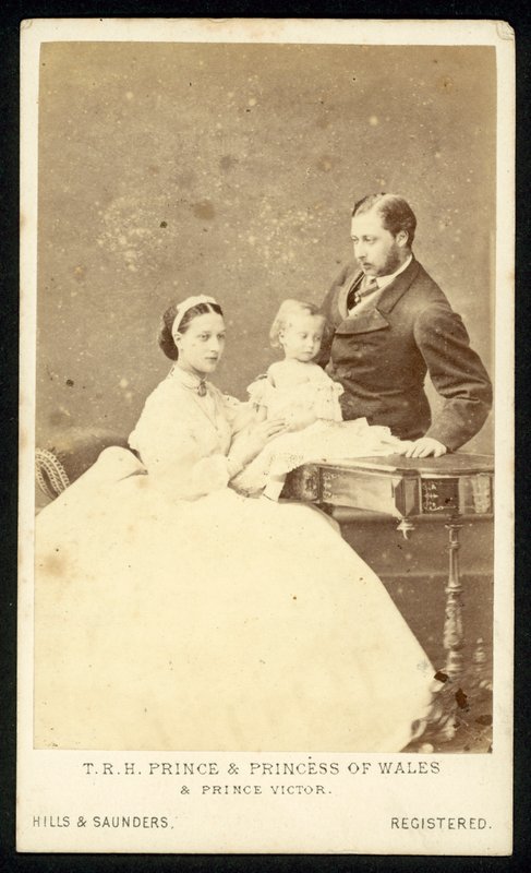 Prinsen och prinsessan av Wales och prins Victor av English Photographer