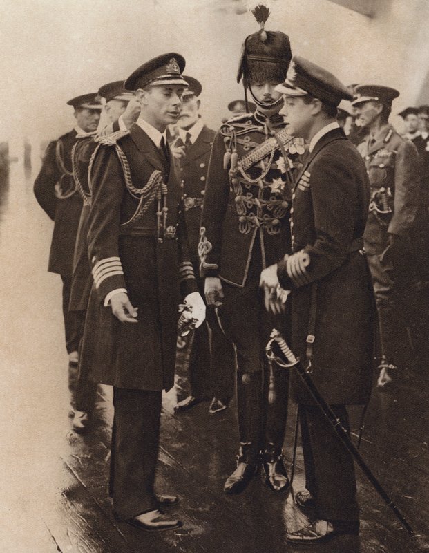 Prinsen av Wales ombord på HMS Repulse (svartvitt foto) av English Photographer