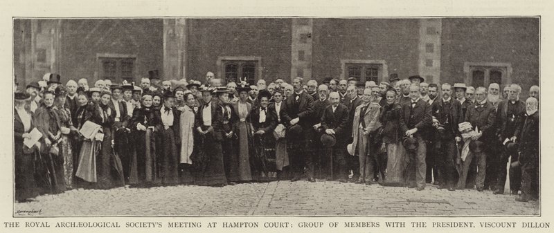 Royal Archaeological Societys möte på Hampton Court, grupp av medlemmar med presidenten, Viscount Dillon av English Photographer