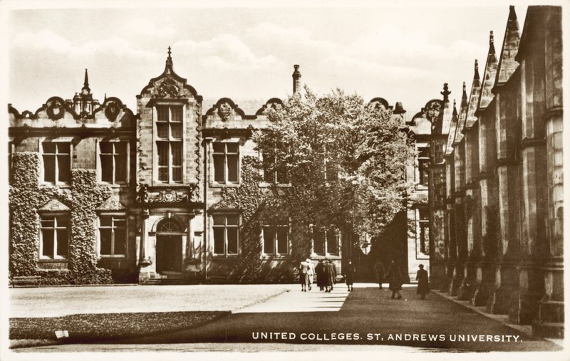 United Colleges, St Andrews University, Skottland (s/v foto) av English Photographer