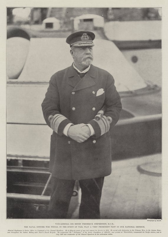 Viceamiral Sir Henry Frederick Stephenson, KCB, sjöofficeren som i händelse av krig skulle spela en mycket framträdande roll i vårt nationella försvar av English Photographer