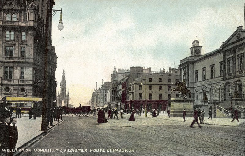 Wellington Memorial and Register House, Edinburgh (färgfoto) av English Photographer