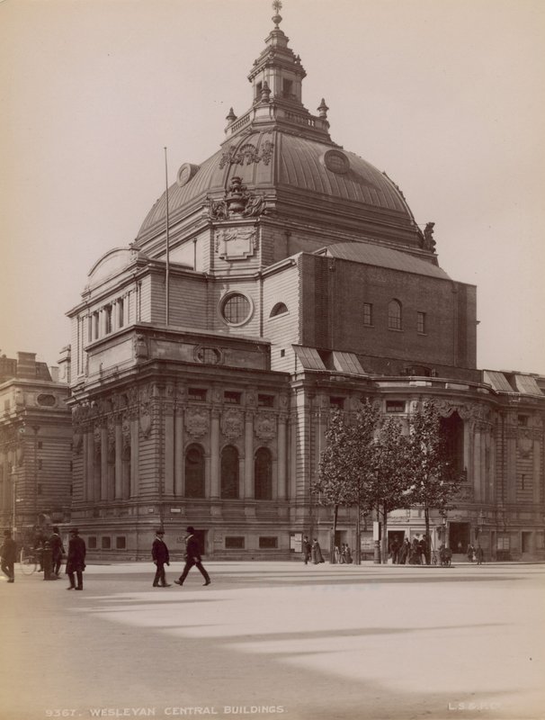 Wesleyan Central Buildings av English Photographer