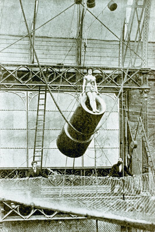 Zazel, som 1877 fick 100 pund i veckan för att bli skjuten från en kanon av English Photographer