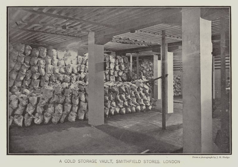 Ett valv för kylförvaring, Smithfield Stores, London (svartvitt foto) av English School