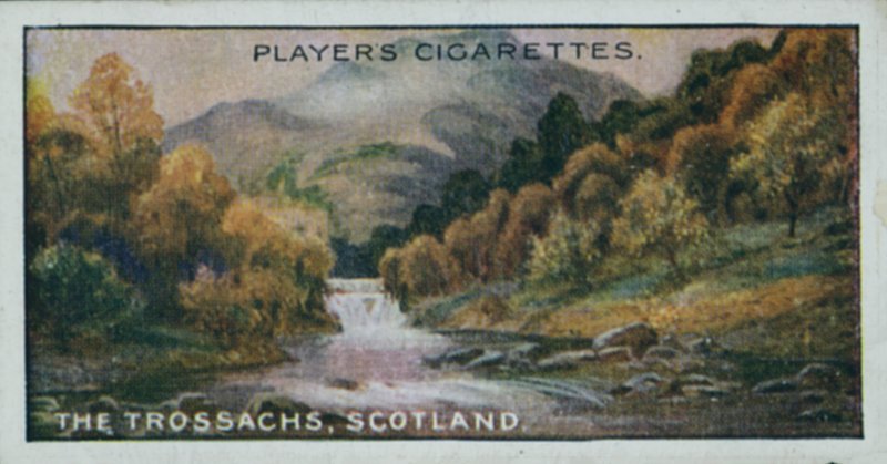 Pärlor i det brittiska landskapet: The Trossachs, Skottland (färglitografi) av English School