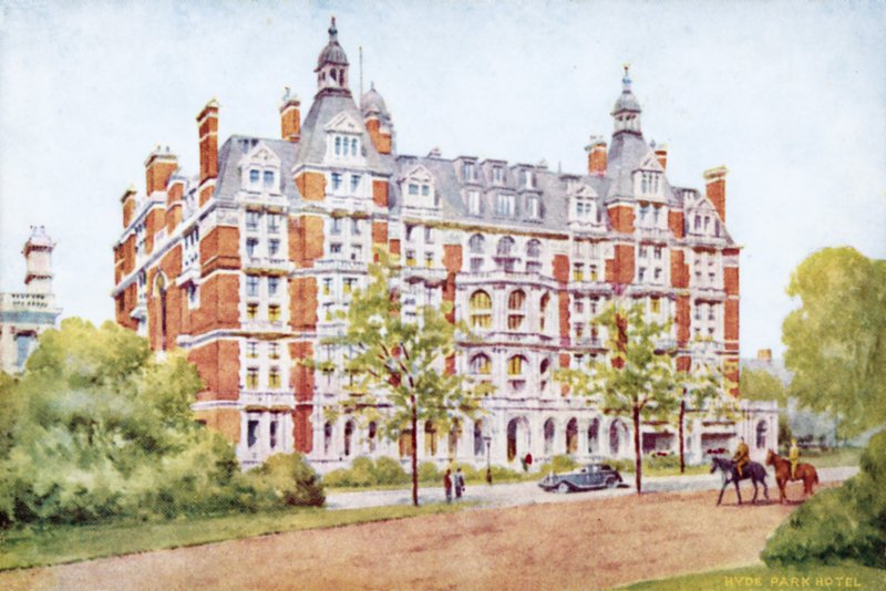 Hyde Park Hotel, London (litho i färg) av English School