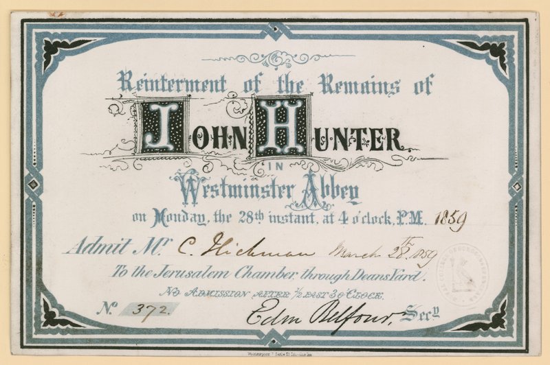Inbjudan till återintermenteringen av John Hunters finns kvar i Westminster Abbey, London, 28 mars 1859 av English School