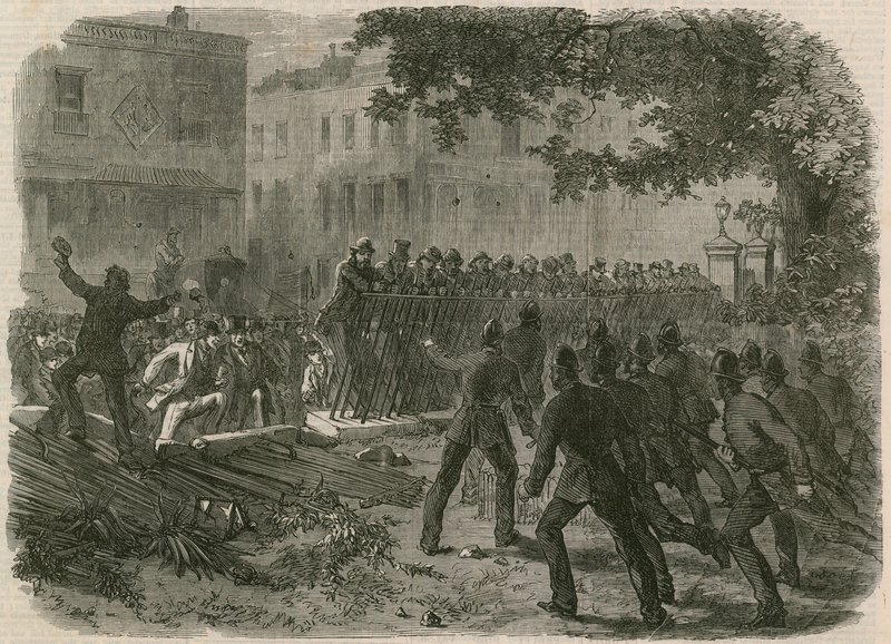 The Riot in Hyde Park: Mobben drar ner räckena i Park Lane av English School