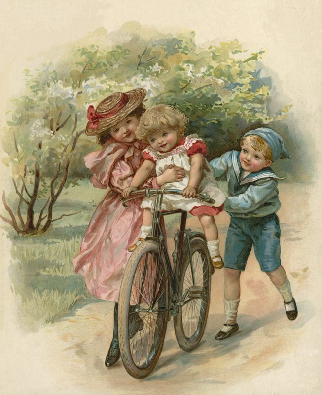 Tre barn som leker med en cykel av English School