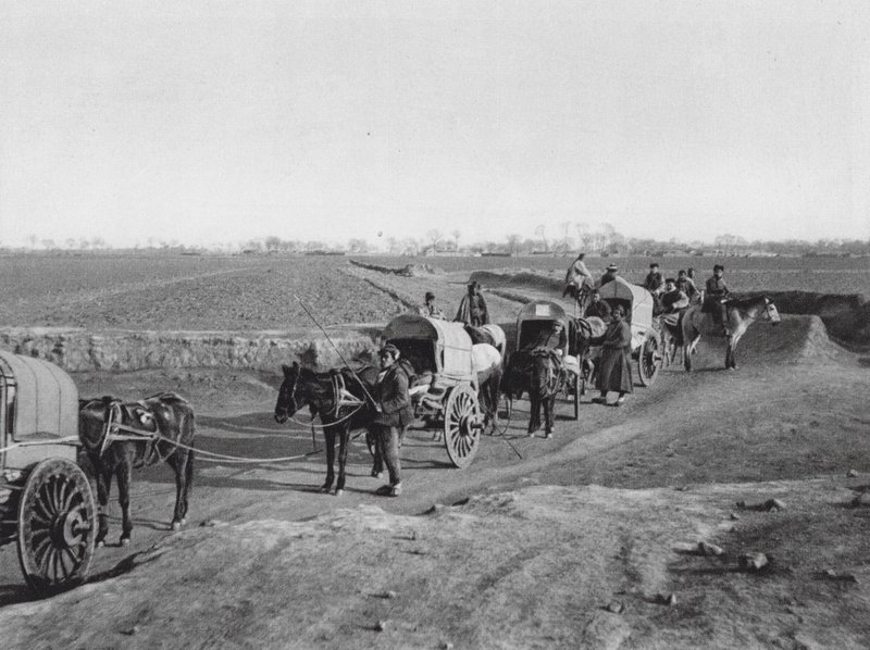 Chihli, nordkinesiska resandevagnar på Pekings slätt (svartvitt foto) av Ernst Boerschmann