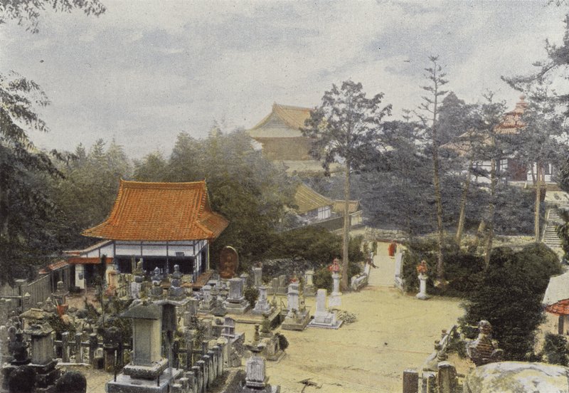 Kurodani-kyrkogården i Kyoto, snidade gravar av European Photographer