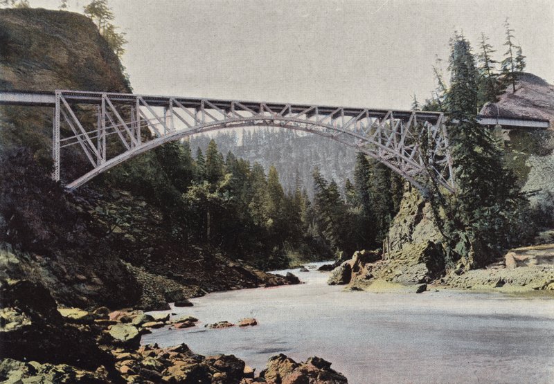 Bro över Salmon River, British Columbia av European Photographer