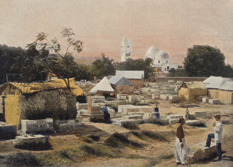 Tripoli, Moské Och Kyrkogård Av Tailen av European Photographer