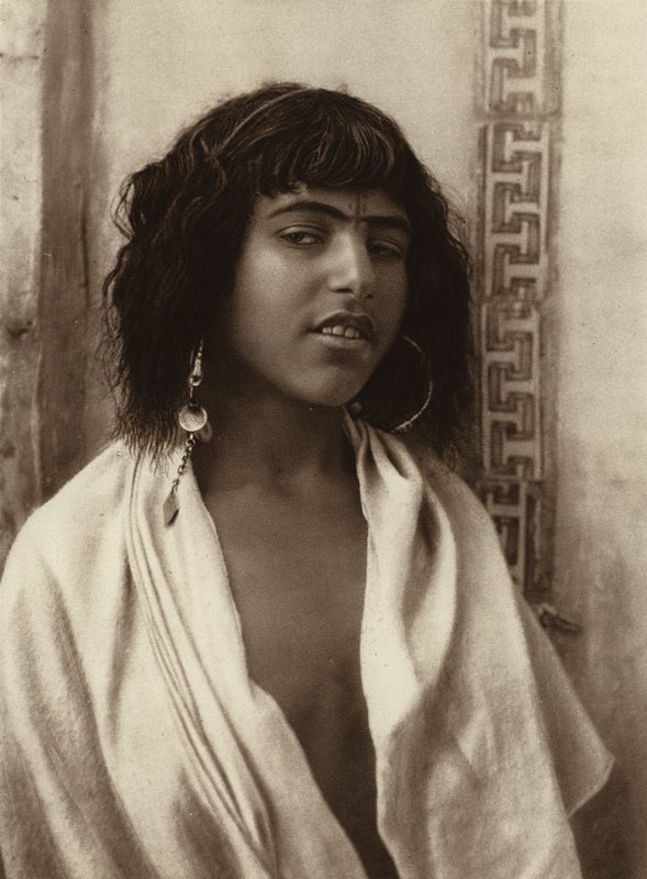 Alger, berberflicka (svartvitt foto) av European Photographer
