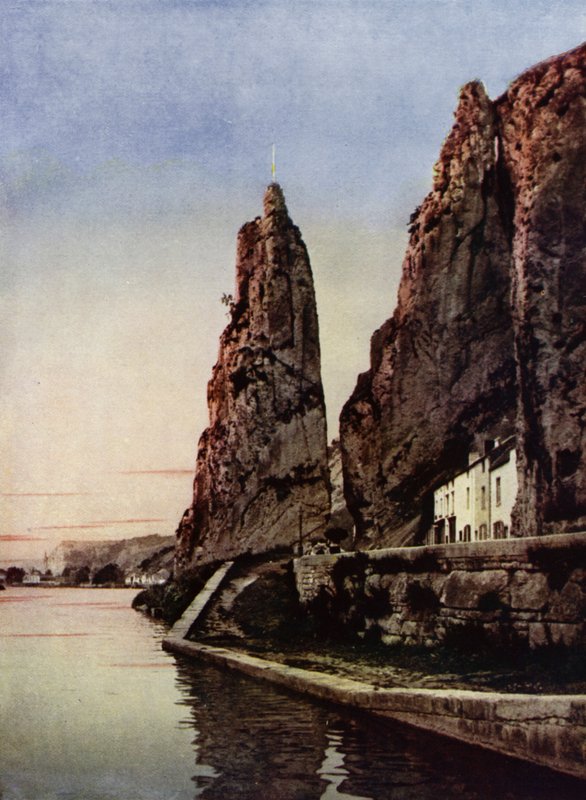Bayard-berg vid floden Meuse (foto) av European Photographer