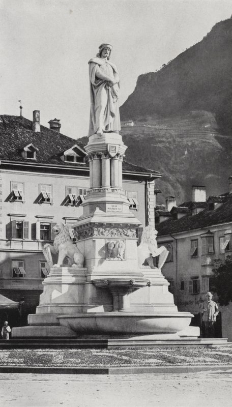 Monument till Walther von der Vogelweide i Bozen (s/v foto) av European Photographer