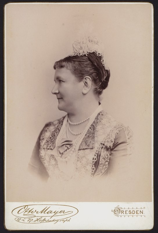 Porträtt, sista drottningen av Sachsen, tidigare prinsessan Carol av Sverige (s/v foto) av European Photographer