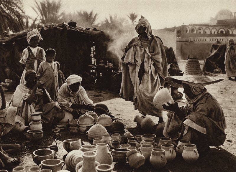 Touggourt Oasis, Pot Market (svartvitt foto) av European Photographer