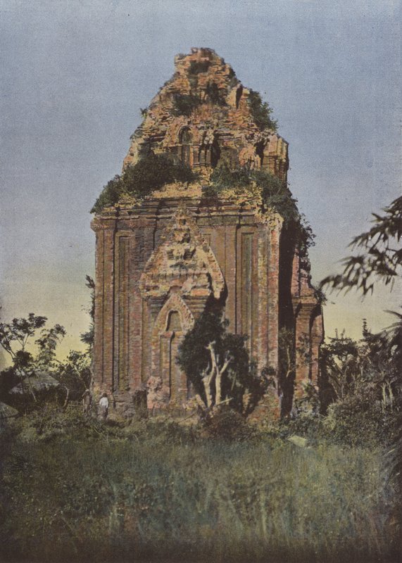 Kiam Tower Från Binh Tuan, Qui-Nhon-provinsen av European Photographer