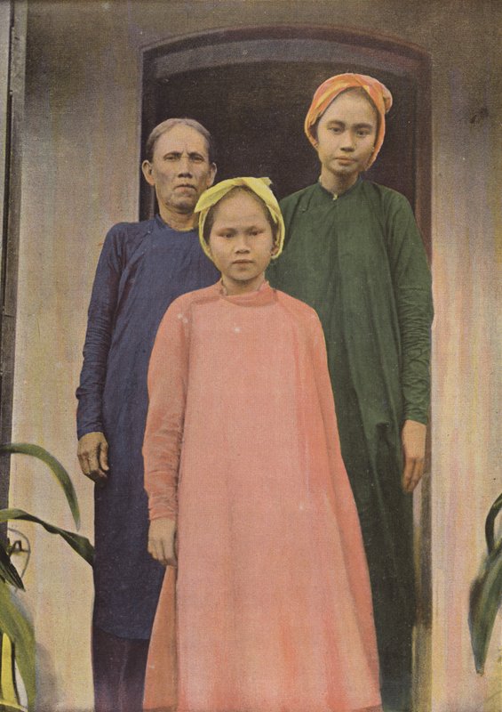 En styvmor och hennes svärdöttrar i Mytho av European Photographer
