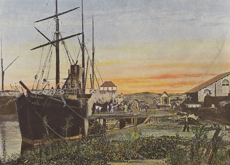 Vy över Hamnen I Saint-Pierre av European Photographer
