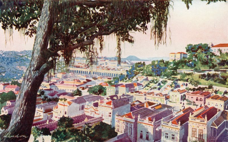 Fågelperspektiv av den gamla viadukten i Carioca, över vilken de elektriska spårvagnarna idag går till Santa Thereza Hill, International Hotel och Corcovado (färglitografi) av European School