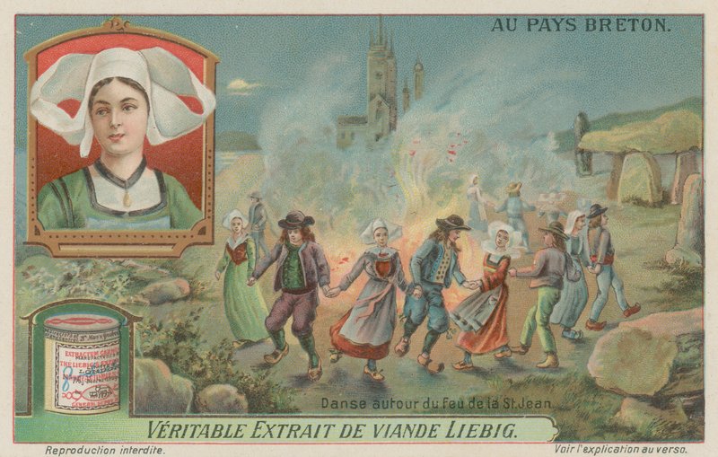 Dans runt elden på Johannesafton (midsommar) av European School